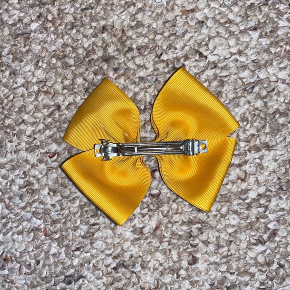 Yellow bow - Picture 2 of 2